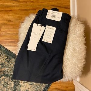 Calvin Klein slim fit dress pants / trousers / slacks in navy